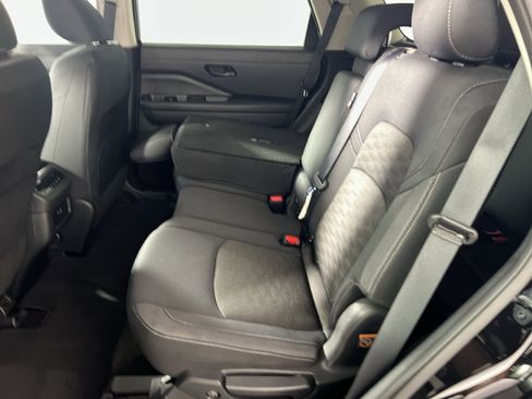 Used 2024 Nissan Pathfinder SV FWD image 26