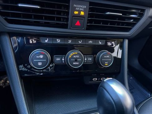 Used 2021 Volkswagen Jetta SE image 25