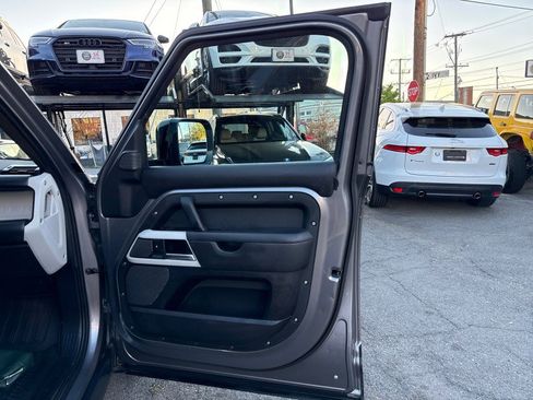 Used 2020 Land Rover Defender 110 HSE AWD/4WD image 90
