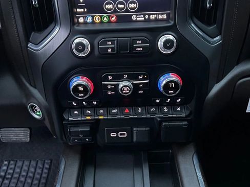 Used 2021 GMC Sierra 1500 Denali w/ Denali Ultimate Package image 17