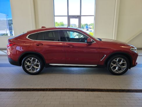 Used 2021 BMW X4 xDrive30i w/ Executive Package AWD/4WD image 4