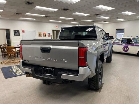 Used 2025 Toyota Tacoma TRD Off-Road image 18