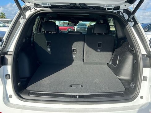 New 2025 Jeep Grand Cherokee Limited w/ Luxury Tech Group II image 36