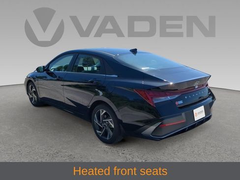 Used 2025 Hyundai Elantra Limited FWD image 11