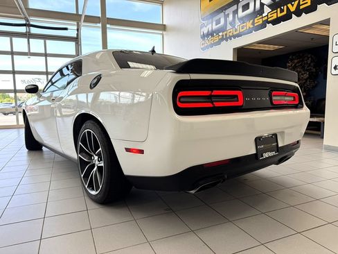 Used 2018 Dodge Challenger R/T Plus RWD image 43