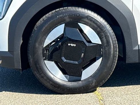 Certified 2024 Kia EV9 Light Long Range RWD image 36