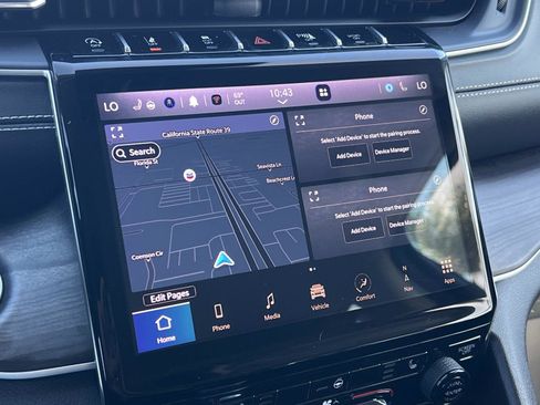 Used 2023 Jeep Grand Cherokee Limited image 14