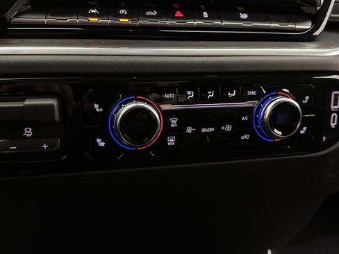 Used 2026 GMC Sierra 1500 SLT image 22