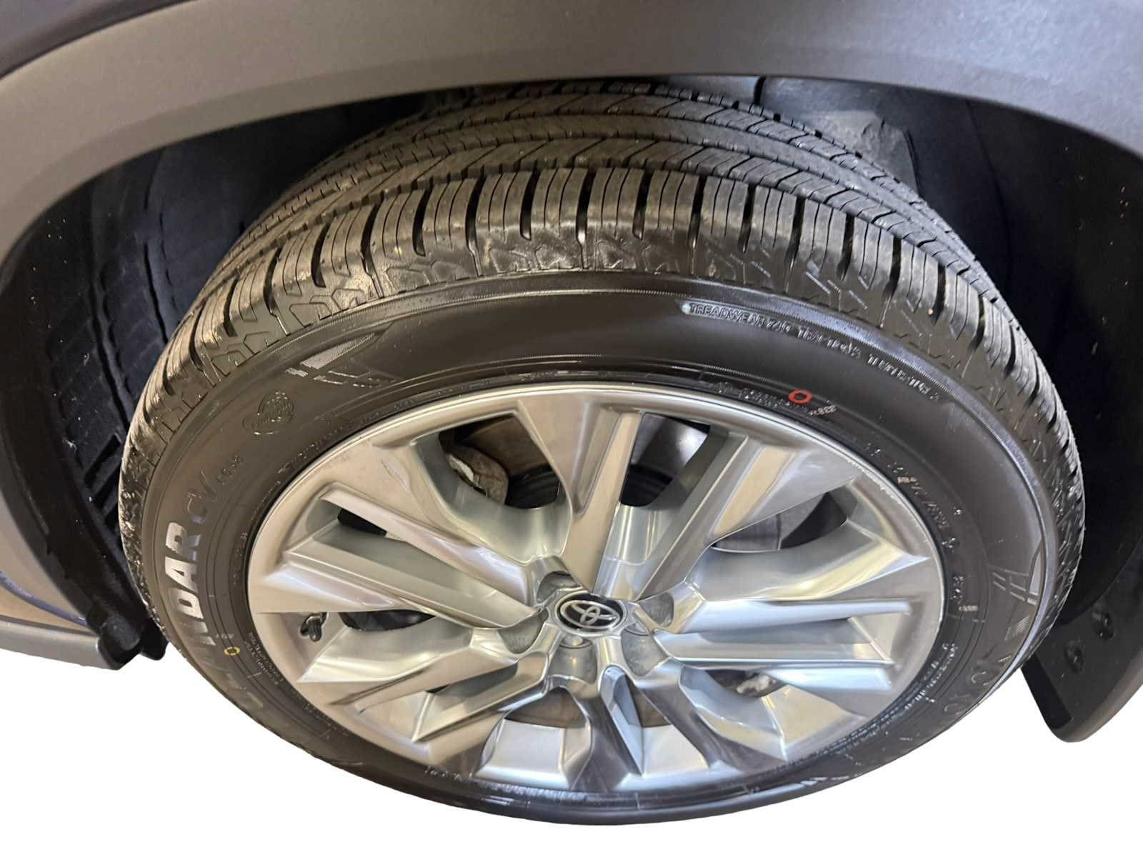 Certified 2021 Toyota Highlander Limited AWD/4WD image 8