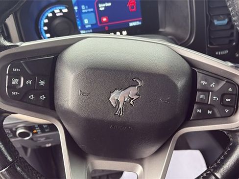 Used 2023 Ford Bronco Wildtrak image 17
