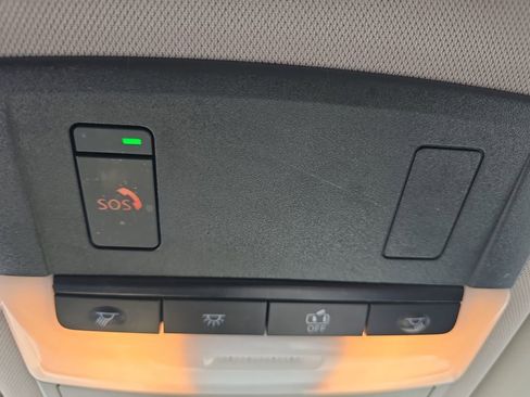 Used 2023 Nissan Rogue SV image 32