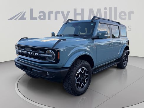 Used 2023 Ford Bronco Outer Banks AWD/4WD image 1
