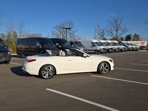 Used 2025 Mercedes-Benz CLE 300 4MATIC Cabriolet image 2