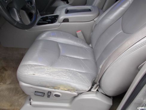Used 2005 Chevrolet Tahoe Z71 w/ Preferred Equipment Group RWD image 27