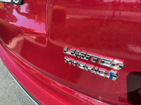 Used 2018 Toyota RAV4 Limited w/ Advanced Technology Package AWD/4WD image 14