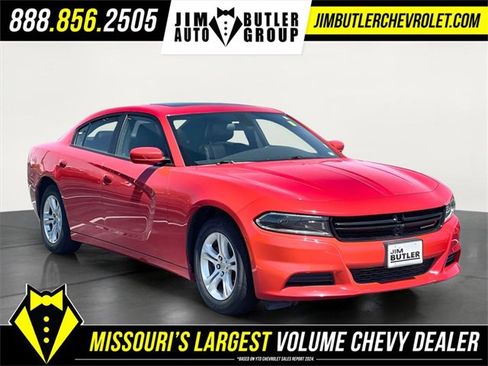 Used 2022 Dodge Charger SXT w/ Leather Interior Group image 6