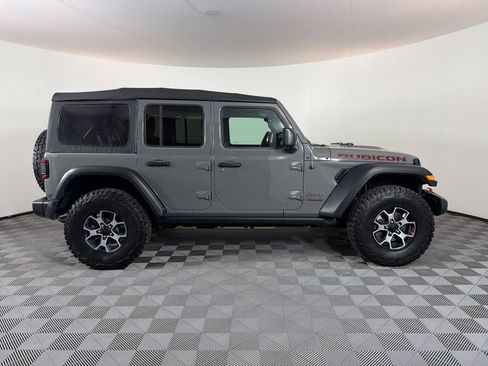 Used 2022 Jeep Wrangler Unlimited Rubicon w/ Cold Weather Group AWD/4WD image 2