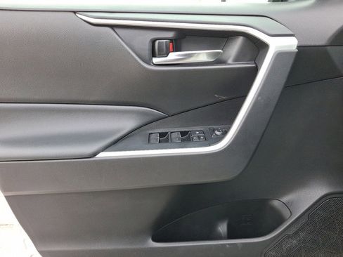 Certified 2022 Toyota RAV4 XLE image 12