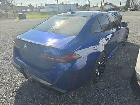 Used 2025 BMW M5 w/ Carbon Package image 2
