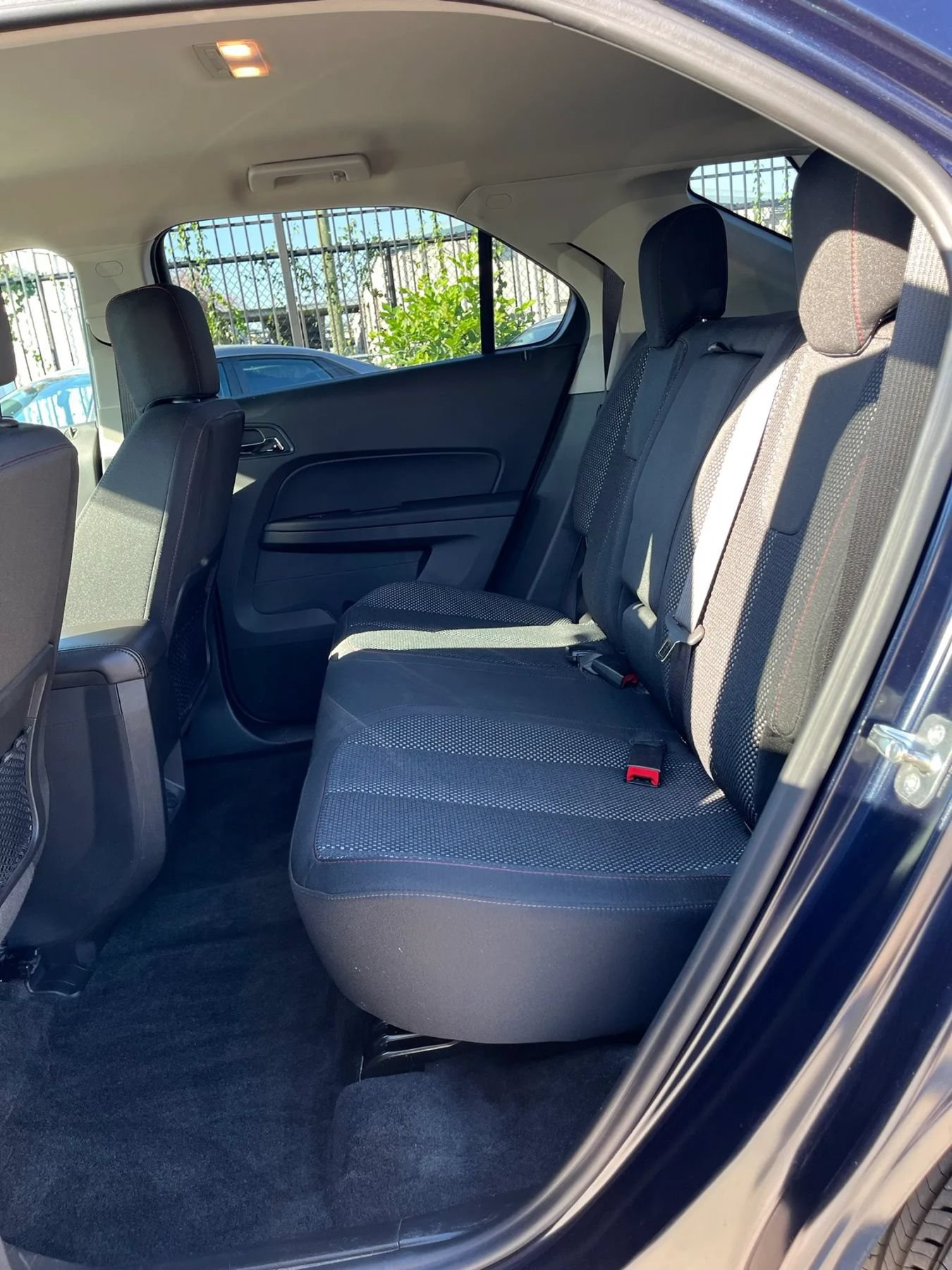 Used 2017 Chevrolet Equinox LS AWD/4WD image 32