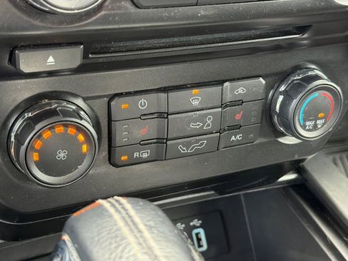 Used 2016 Ford F150 XLT w/ Equipment Group 302A Luxury AWD/4WD image 18