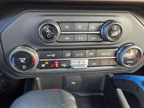 Used 2023 Ford Bronco Outer Banks image 4