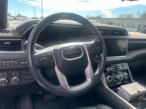 Used 2024 GMC Yukon Denali w/ Advanced Technology Package image 28