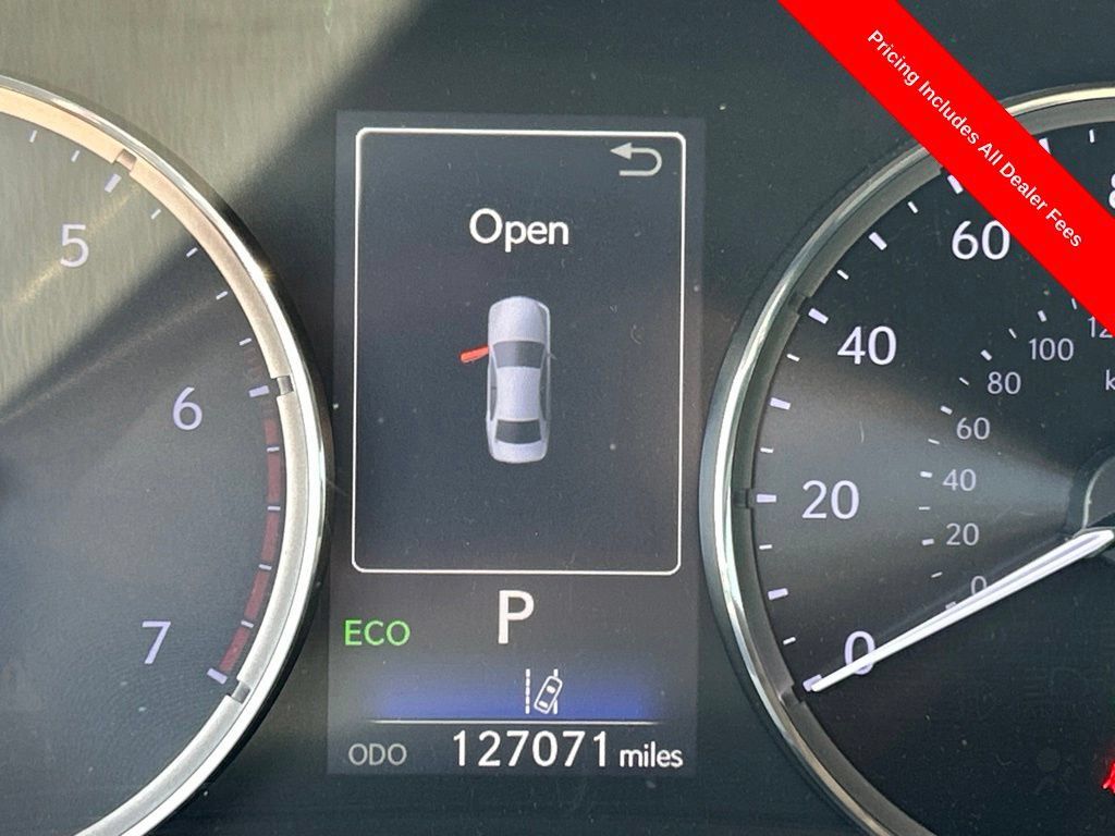Used 2017 Lexus IS 200t w/ Premium Package RWD image 11