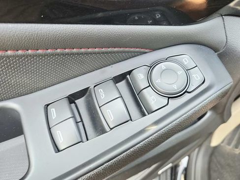 Certified 2023 Chevrolet Traverse RS AWD/4WD image 37