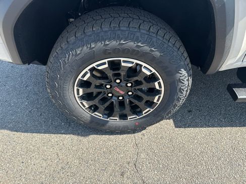 New 2026 GMC Canyon AT4 image 9