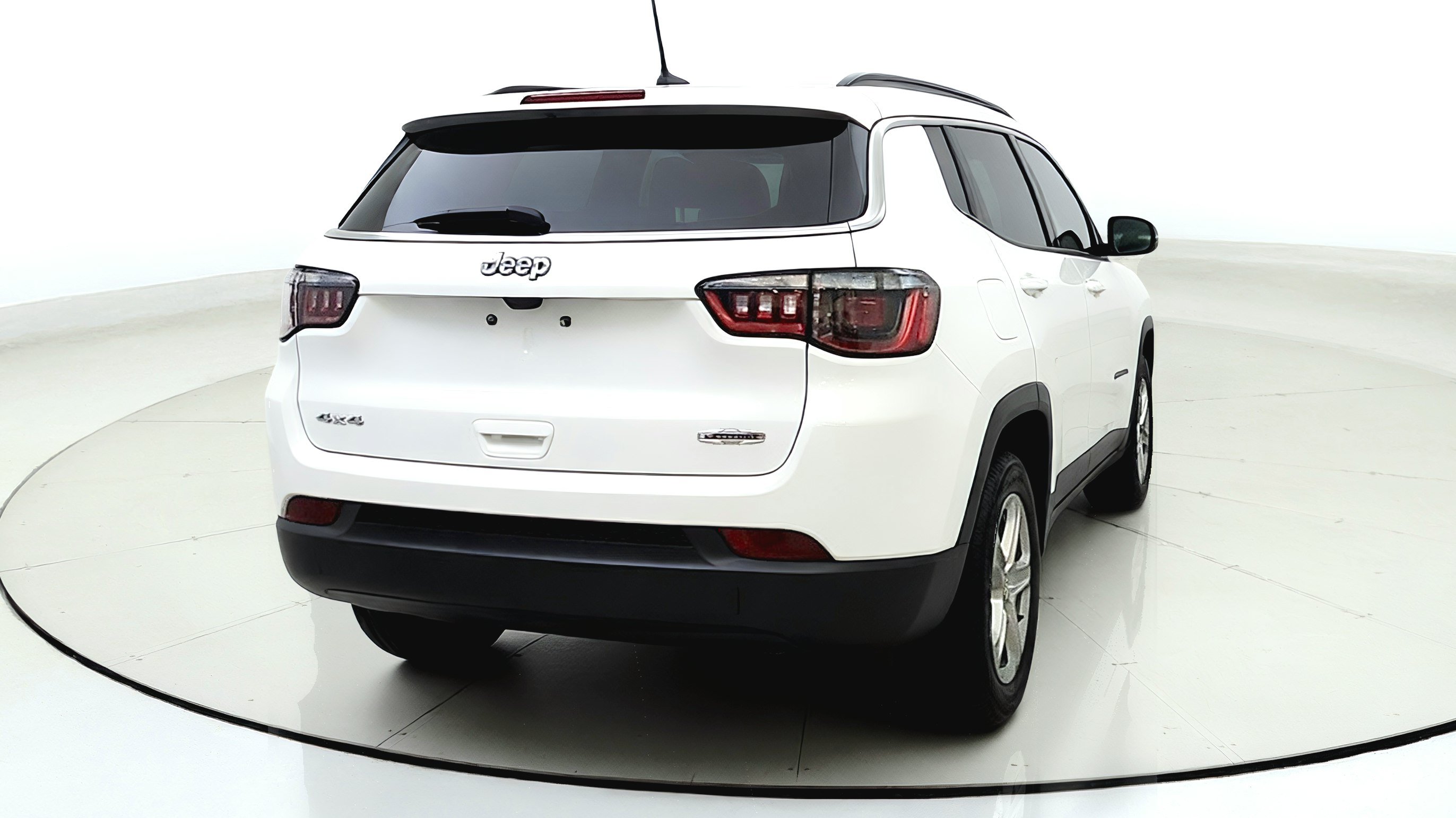Used 2023 Jeep Compass Latitude w/ Convenience Group AWD/4WD image 6