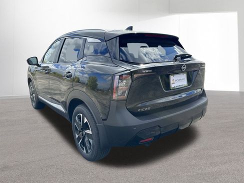 New 2025 Nissan Kicks SV w/ SV Premium Package image 32