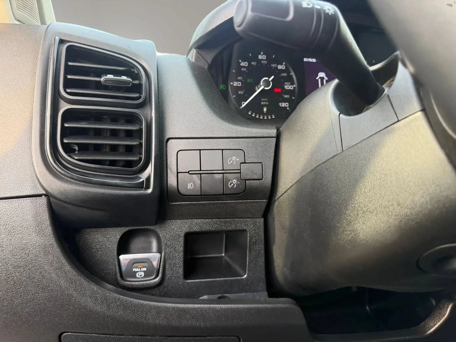 Used 2025 RAM ProMaster 2500 w/ Convenience Group FWD image 16