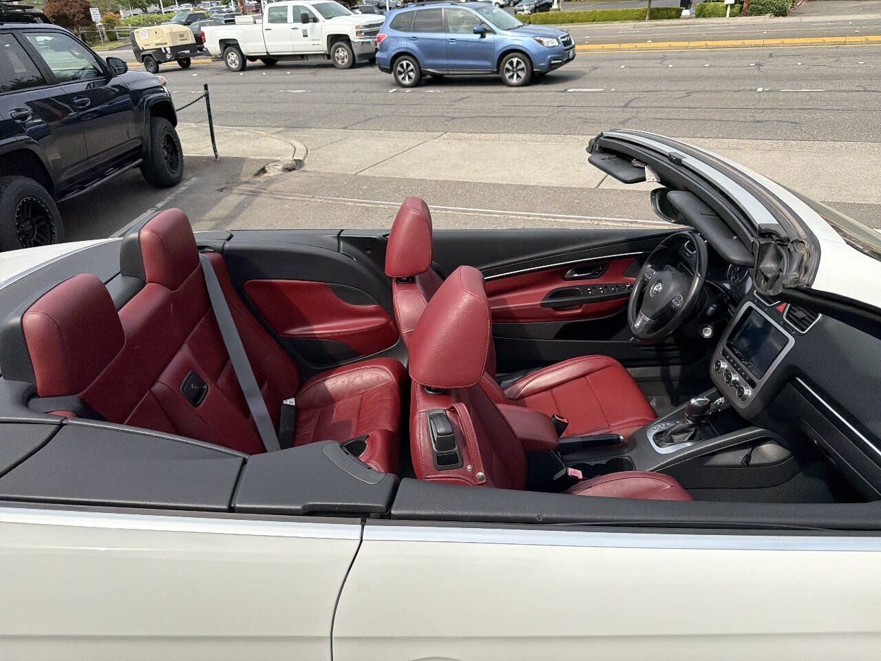 Used 2013 Volkswagen Eos Lux FWD image 34