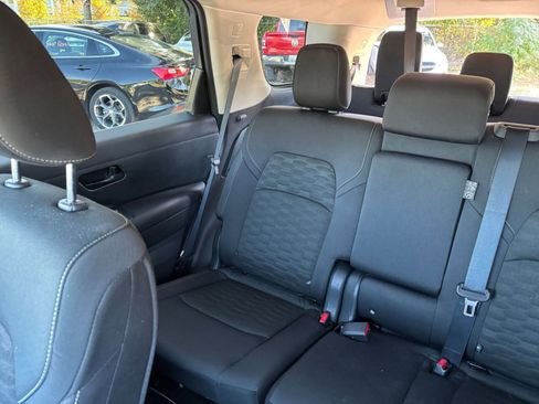 Used 2025 Nissan Pathfinder SV image 41