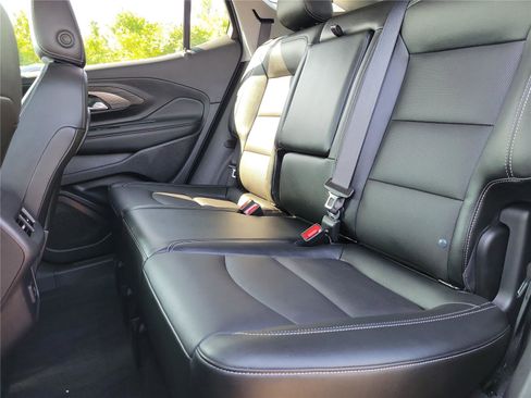 Used 2024 GMC Terrain SLT AWD/4WD image 14