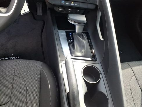 New 2026 Hyundai Elantra SE FWD image 16