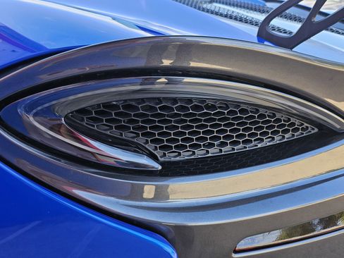 Used 2019 McLaren 570S Spider image 22