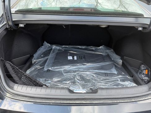 Used 2025 Hyundai Elantra Limited image 16