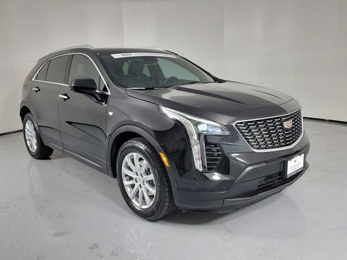 Used 2023 Cadillac XT4 Luxury w/ Cold Weather Package FWD image 1