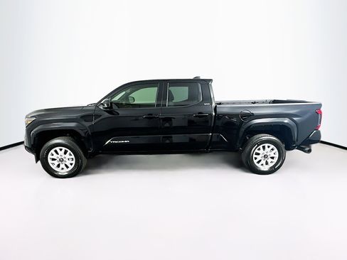 Used 2025 Toyota Tacoma SR5 image 4
