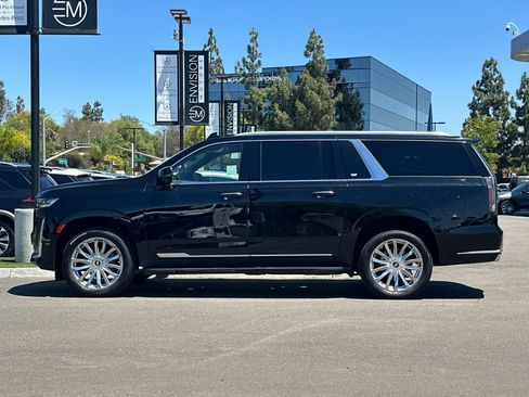 Used 2023 Cadillac Escalade ESV Premium Luxury RWD image 6