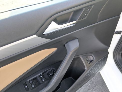 Used 2020 Volkswagen Jetta SE w/ SE Cold Weather Package image 15