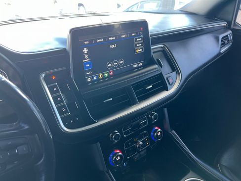 Used 2021 GMC Yukon SLT w/ SLT Premium Package image 16