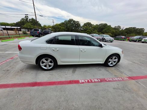 Used 2012 Volkswagen Passat 2.5 SE FWD image 16
