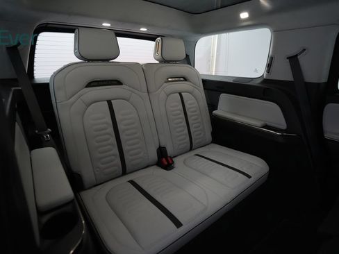 Used 2023 Rivian R1S Adventure AWD/4WD image 24