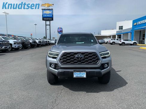 Used 2023 Toyota Tacoma TRD Off-Road w/ TRD Premium Off Road Package image 2