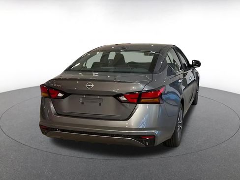 Used 2025 Nissan Altima 2.5 SV image 15