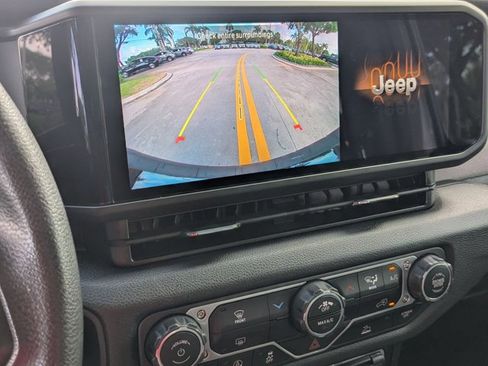 Used 2025 Jeep Wrangler Sport AWD/4WD image 14