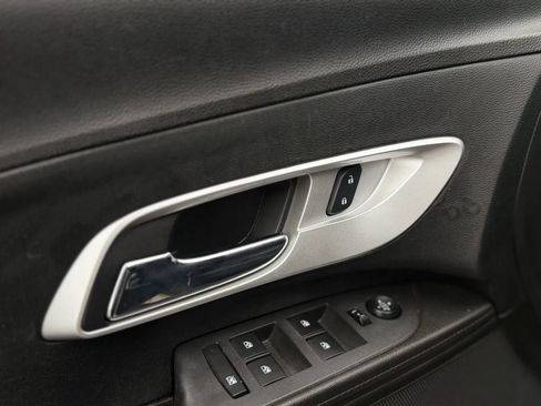 Used 2017 Chevrolet Equinox LS image 22